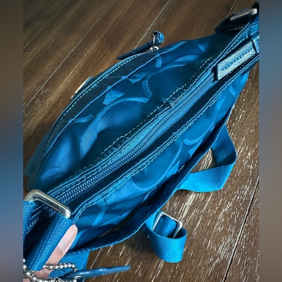 Coach signature logo cross body bag - Picture 8 of 13